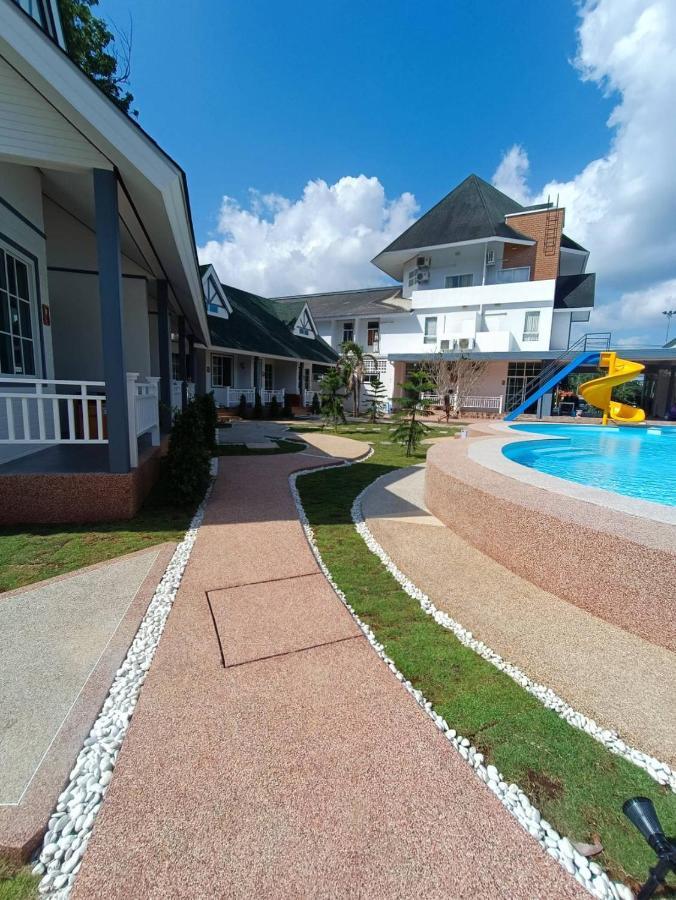 English Resotel : อิงลิช รีโซเทล Nakhon Si Thammarat Exteriör bild