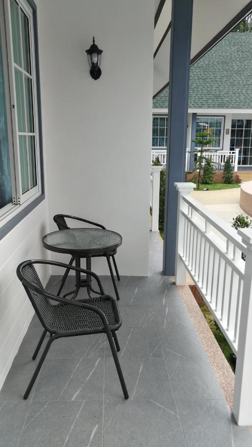 English Resotel : อิงลิช รีโซเทล Nakhon Si Thammarat Exteriör bild